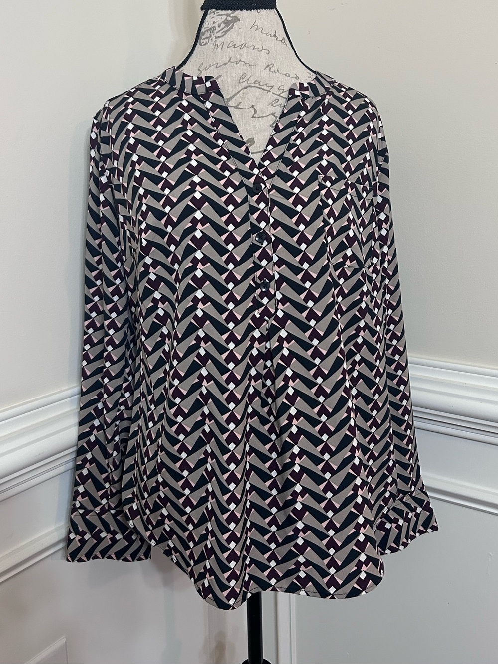 Pure Energy Black, Cream & Purple Geometric Button-Front Blouse